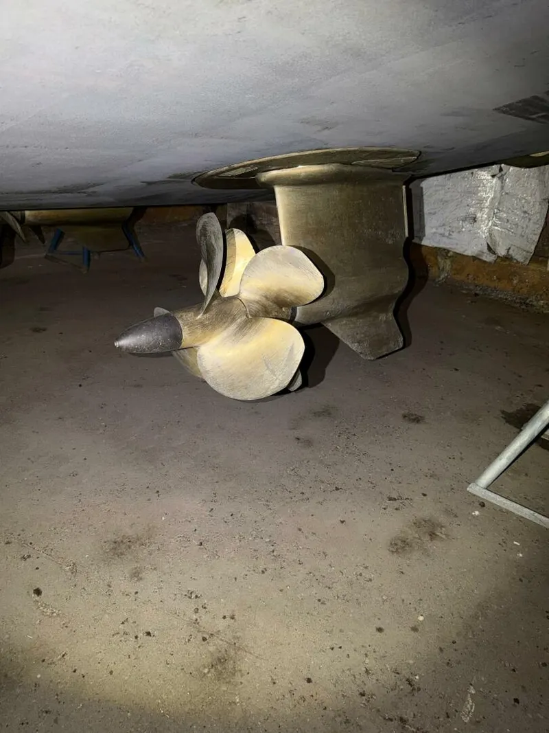 Slide: The Image of Tiara 44 2018 - 5785239