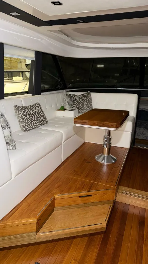 Slide: The Image of Tiara 44 2018 - 5785246