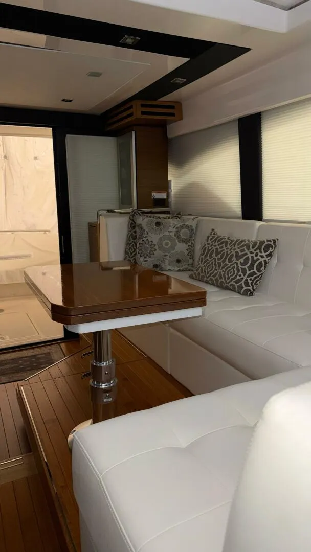 Slide: The Image of Tiara 44 2018 - 5785251