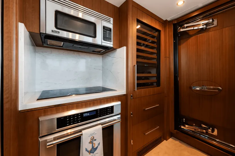 Slide: The Image of Ocean Alexander 100 2018 - 5777453