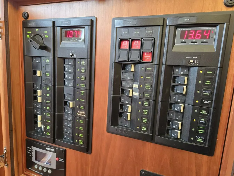 Slide: The Image of Sabre 48 Flybridge 2017 - 5778005