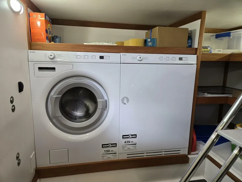 Slide: The Image of Sabre 48 Flybridge 2017 - 5786997