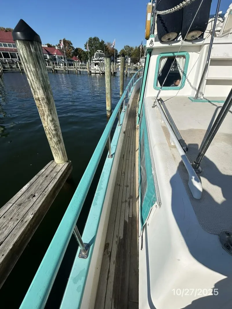 Slide: The Image of 38' Marine Trader port side deck2 - 5778070