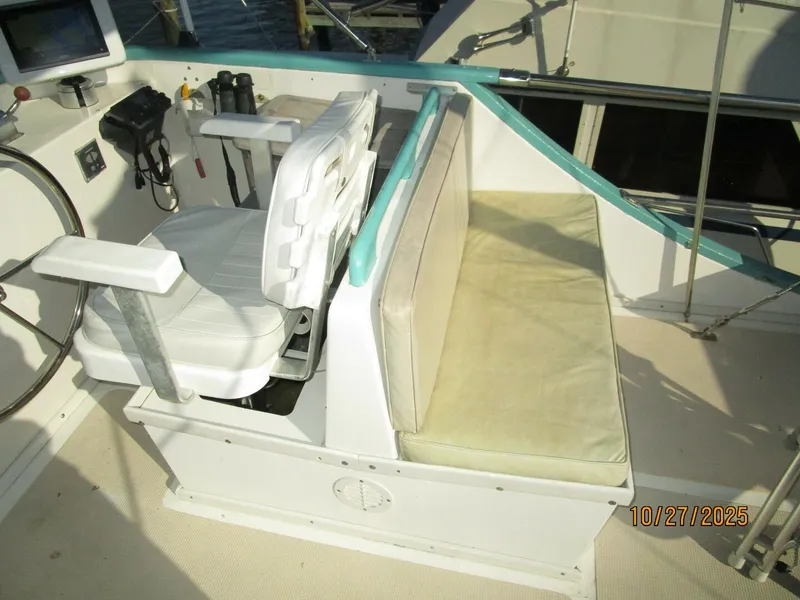 Slide: The Image of 38' Marine Trader flybridge starboard seating - 5778042