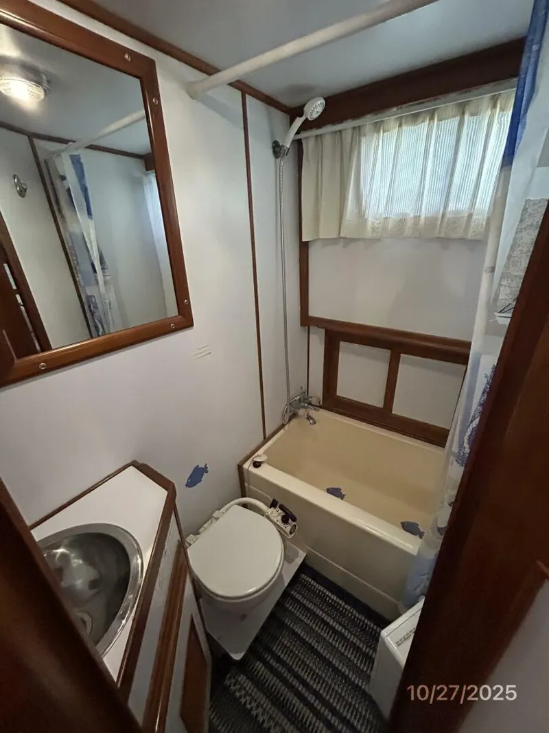 Slide: The Image of 38' Marine Trader head - 5778064