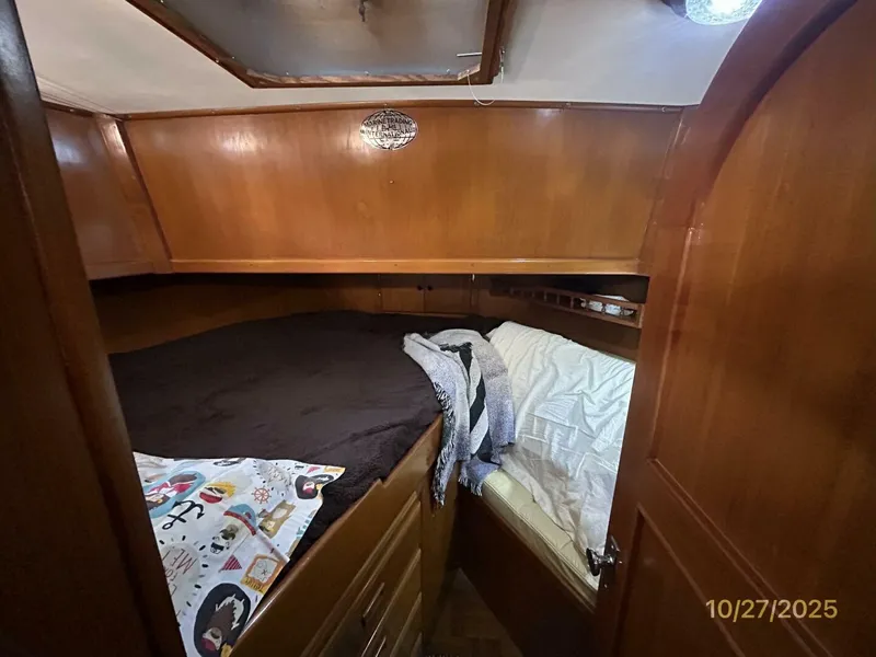 Slide: The Image of 38' Marine Trader guest stateroom - 5778052