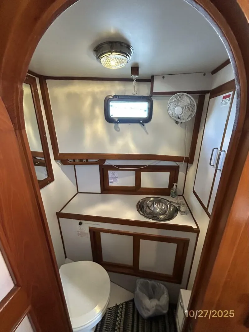 Slide: The Image of 38' Marine Trader guest stateroom head - 5778051
