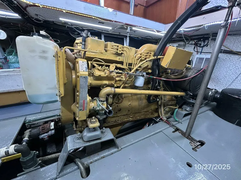 Slide: The Image of 38' Marine Trader main engine2 - 5778060