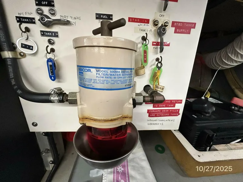 Slide: The Image of 38' Marine Trader Racor fuel filter - 5778072