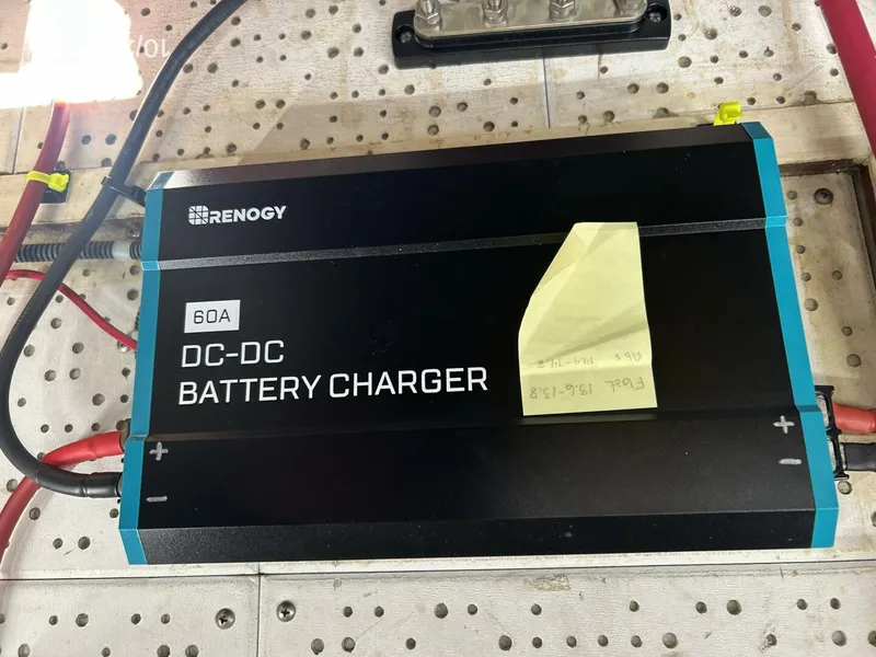 Slide: The Image of 38' Marine Trader battery charger - 5778026