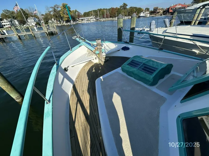 Slide: The Image of 38' Marine Trader foredeck1 - 5778044