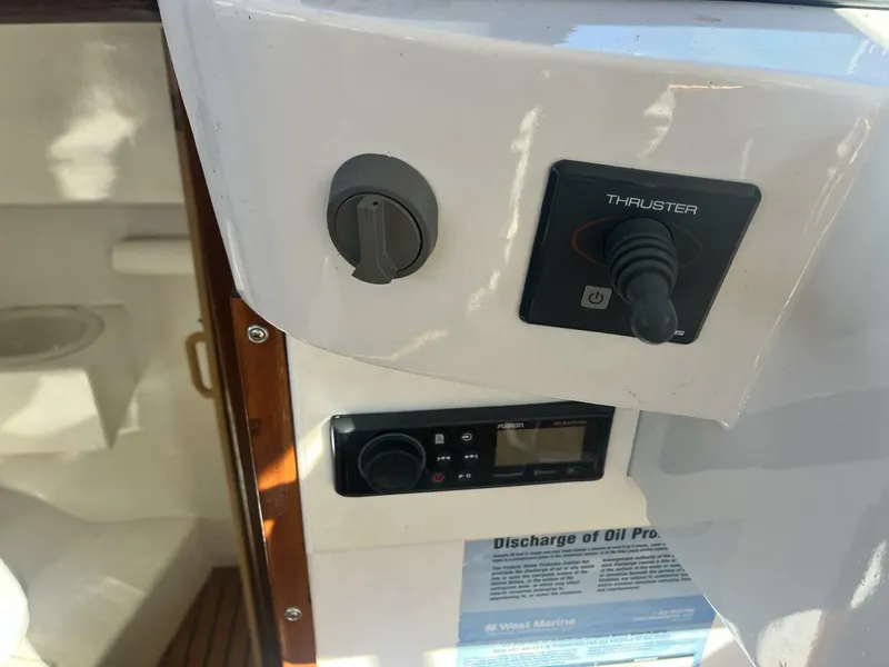 Slide: The Image of Glenn Young 32 Lafite Skiff - 5779001