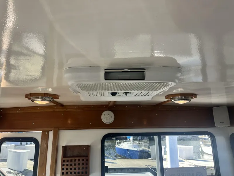 Slide: The Image of Glenn Young 32 Lafite Skiff - 5779003