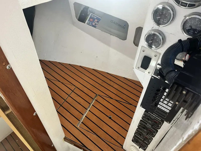 Slide: The Image of Glenn Young 32 Lafite Skiff - 5779029