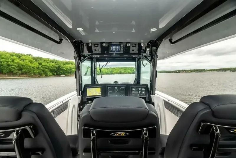 Slide: The Image of HCB 42 Lujo 2024 - 5779683