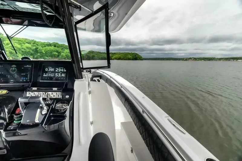 Slide: The Image of HCB 42 Lujo 2024 - 5779680