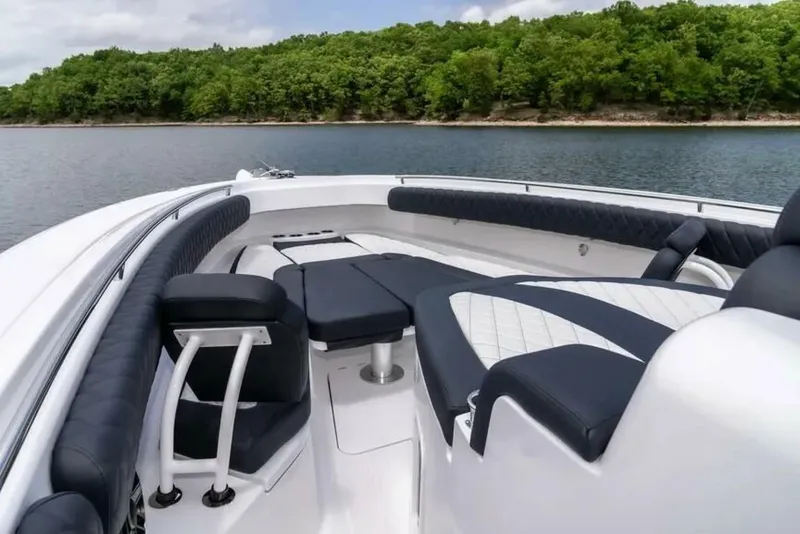 Slide: The Image of HCB 42 Lujo 2024 - 5779671