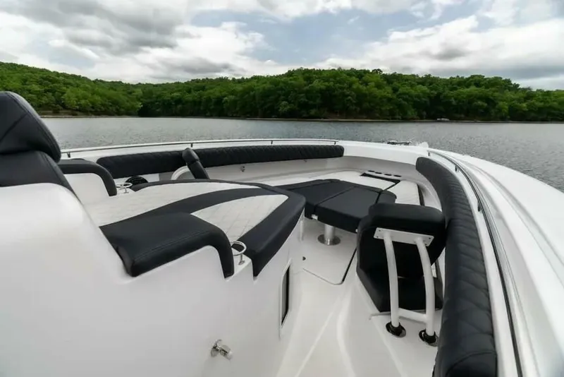 Slide: The Image of HCB 42 Lujo 2024 - 5779691