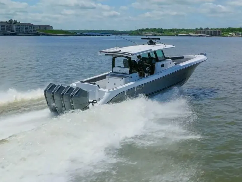 Slide: The Image of HCB 42 Lujo 2024 - 5779682