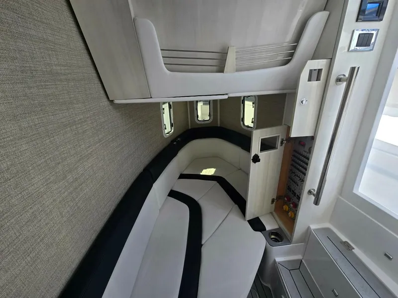 Slide: The Image of HCB 42 Lujo 2024 - 5779655