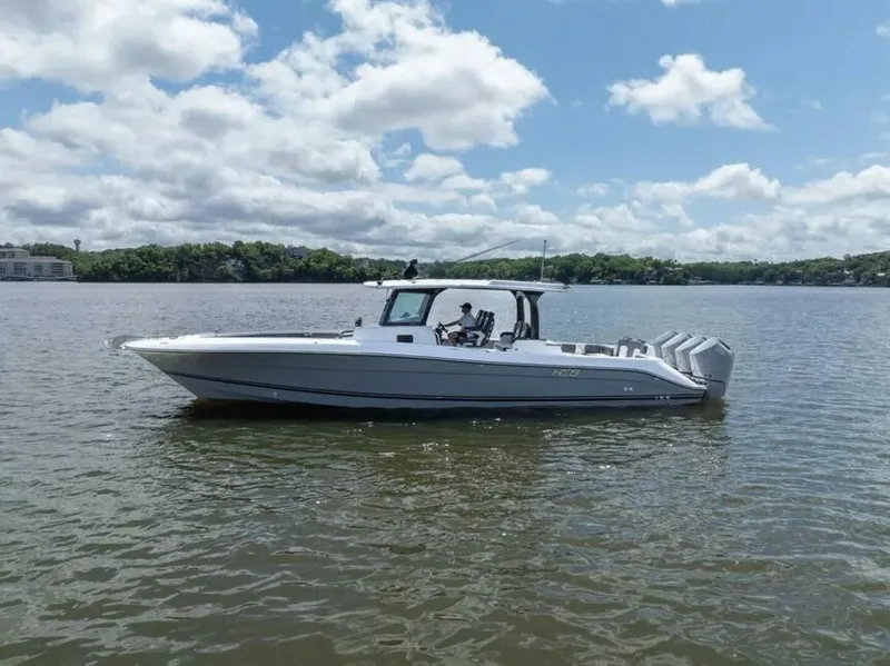 Slide: The Image of HCB 42 Lujo 2024 - 5779694