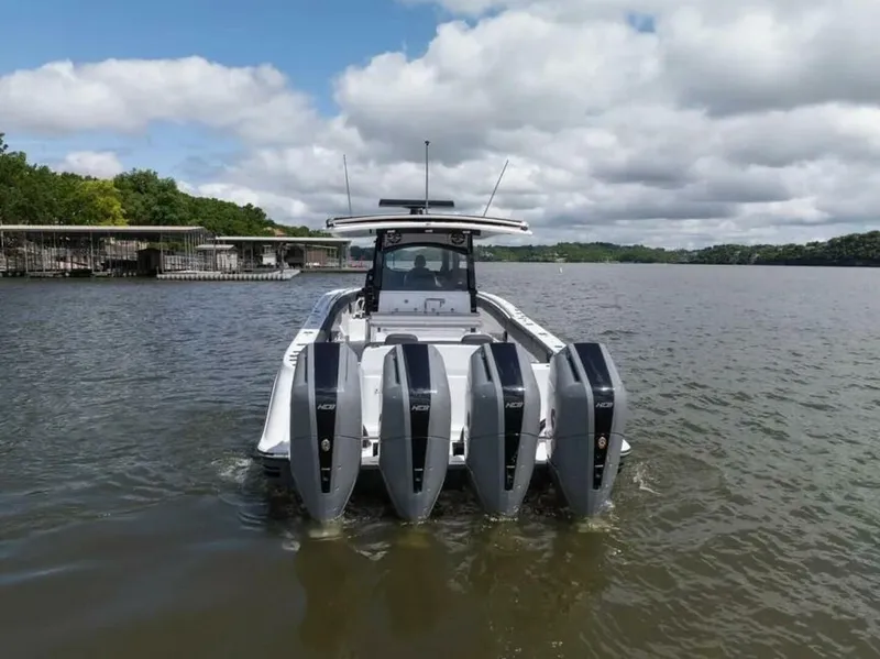 Slide: The Image of HCB 42 Lujo 2024 - 5779661