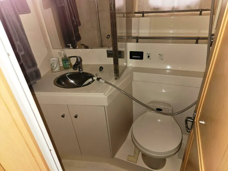 Slide: The Image of Carver Yachts 355 Aft Cabin 1998 - 5968894