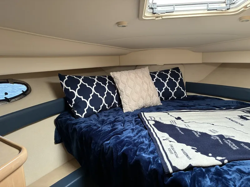 Slide: The Image of Carver Yachts 355 Aft Cabin 1998 - 7718822