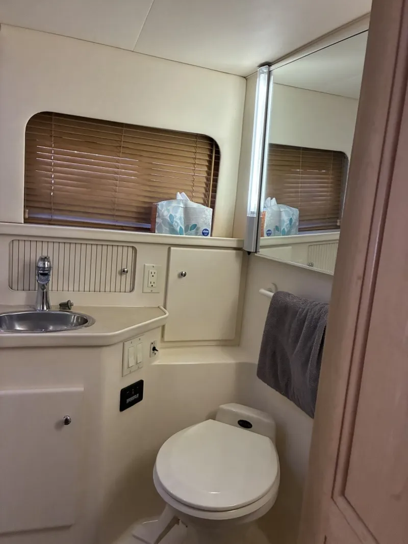 Slide: The Image of Carver Yachts 355 Aft Cabin 1998 - 7767812