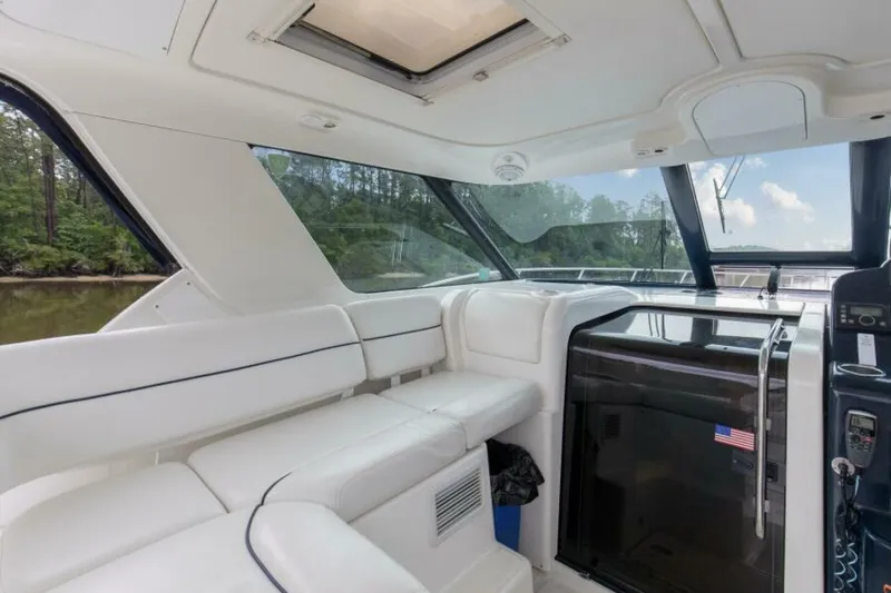 Slide: The Image of 2005 3600 Tiara _Forever Friday_ Cockpit Sitting Area - 5779419