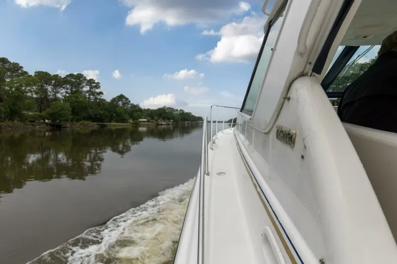 Slide: The Image of 2005 3600 Tiara _Forever Friday_ Exterior Port - 5779429