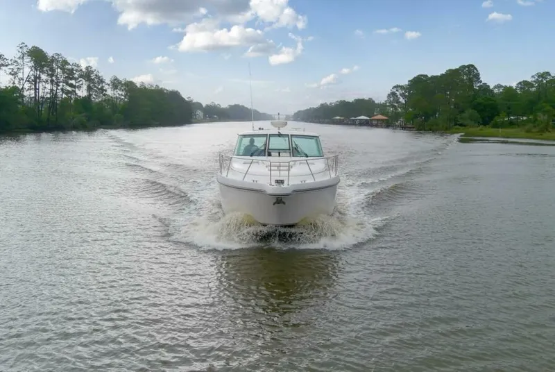 Slide: The Image of 2005 3600 Tiara _Forever Friday_ Exterior (2) - 5779431