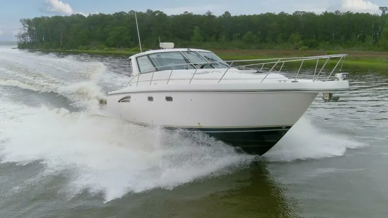 Slide: The Image of 2005 3600 Tiara _Forever Friday_ Exterior (16) - 5779435