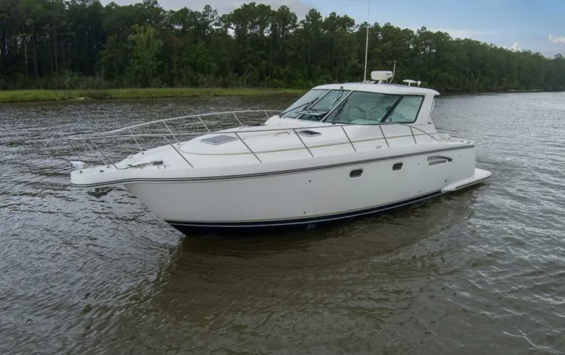 Slide: The Image of 2005 3600 Tiara _Forever Friday_ Exterior (17) - 5779436