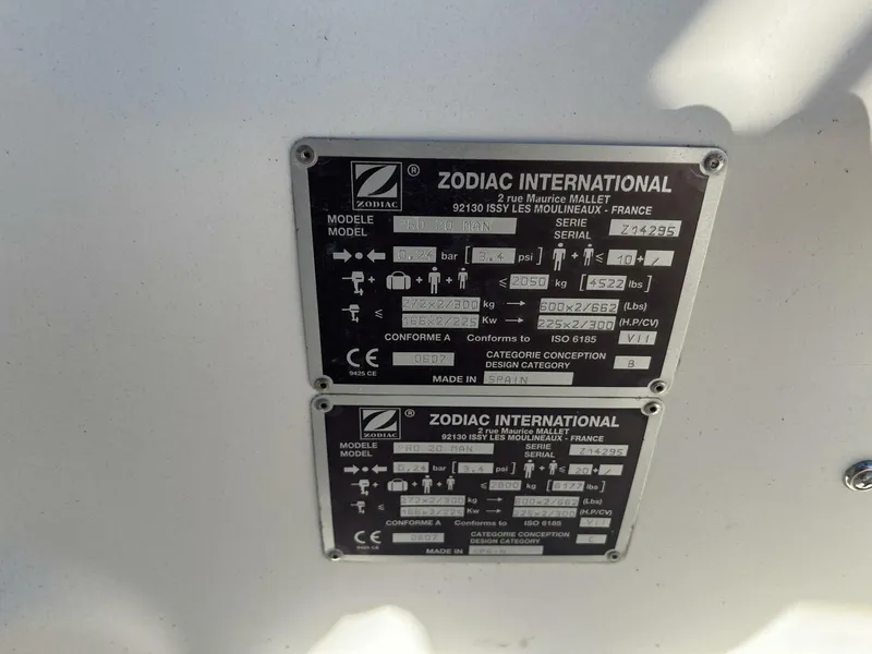 Slide: The Image of 2008 Zodiac Pro 20 Man - - 6051048