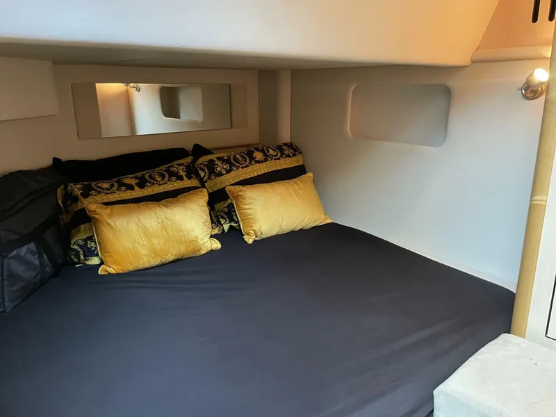 Slide: The Image of Sea Ray 42 Sedan Bridge 2004 - 5941095