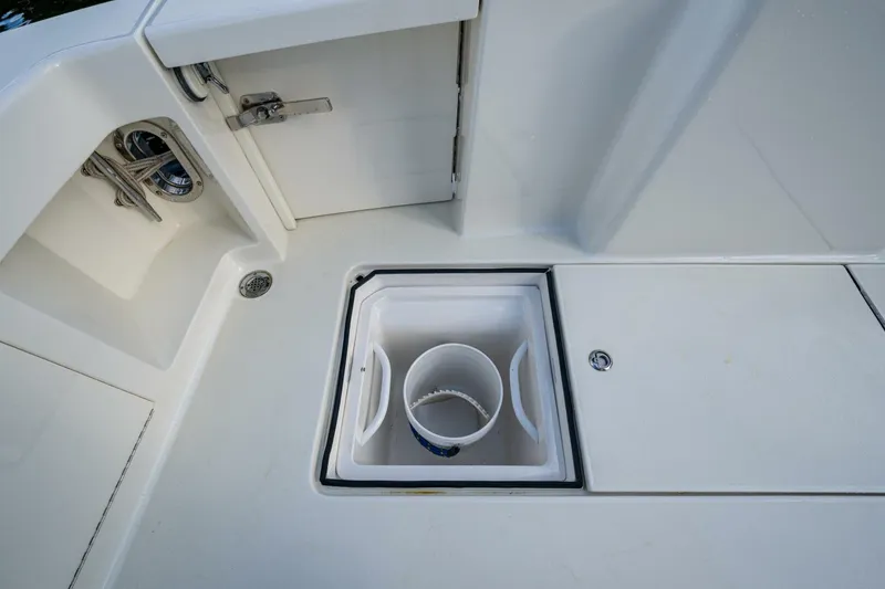 Slide: The Image of Egg Harbor 43 Sport Fisherman 2004 - 5780129