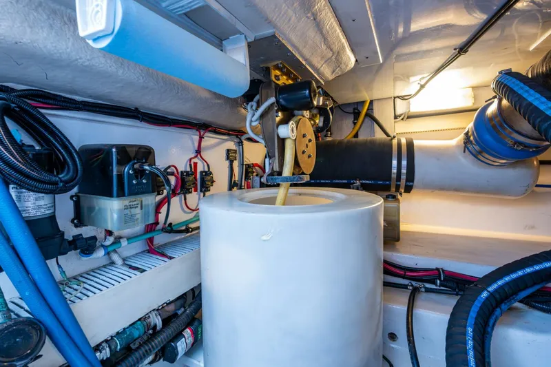 Slide: The Image of Egg Harbor 43 Sport Fisherman 2004 - 5780135