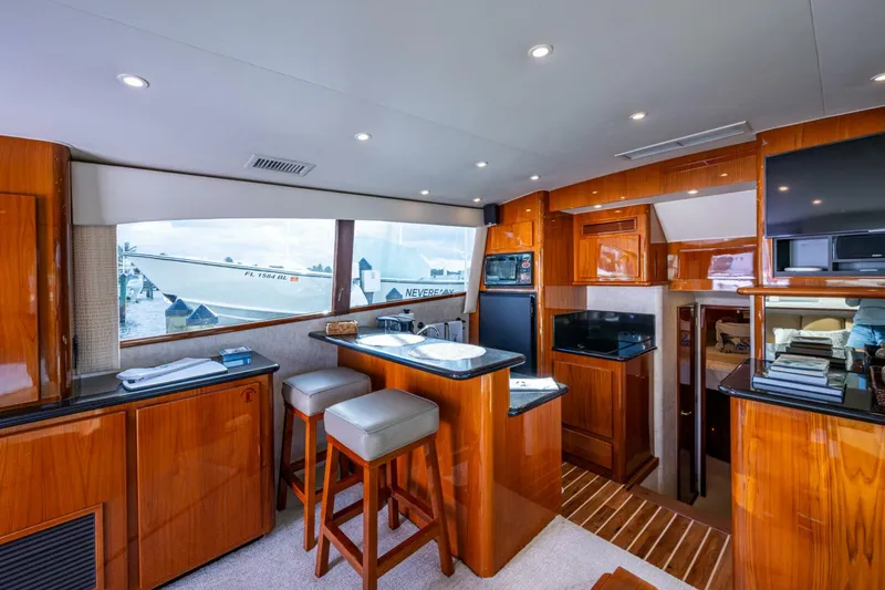 Slide: The Image of Egg Harbor 43 Sport Fisherman 2004 - 5780158