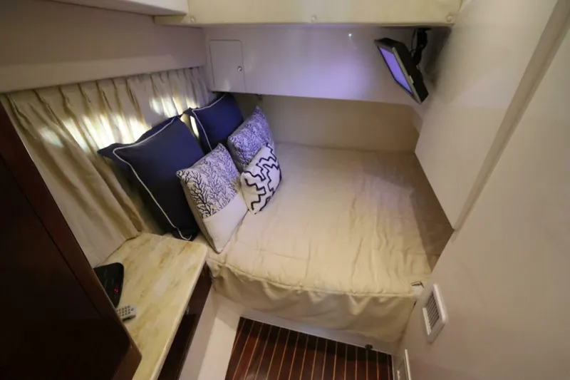 Slide: The Image of Intrepid 430 Sport Yacht 2012 - 5780425