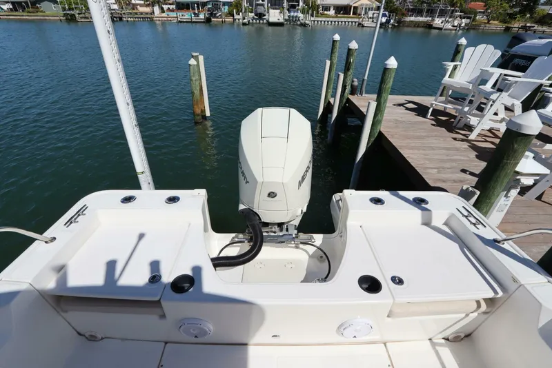 Slide: The Image of Boston Whaler 210 Montauk 2019 - 5780440