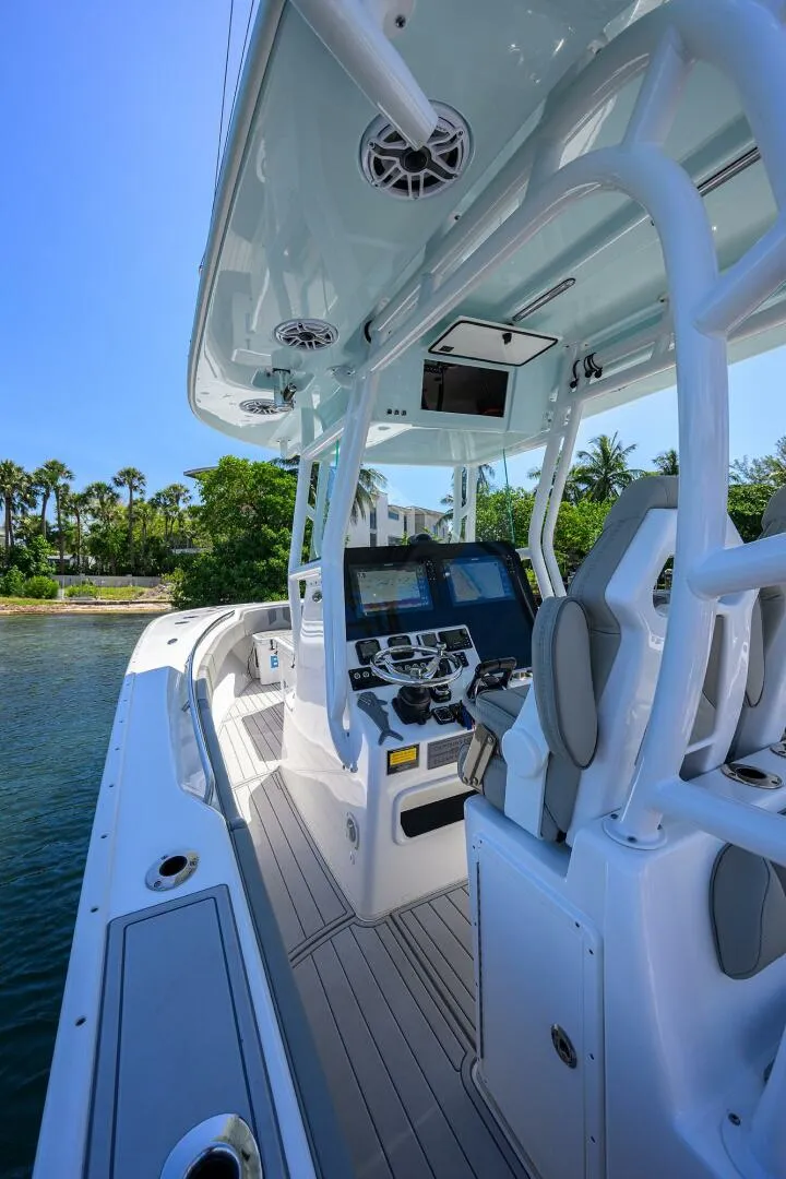 Slide: The Image of 2024 Capehorn 31T - 5781141