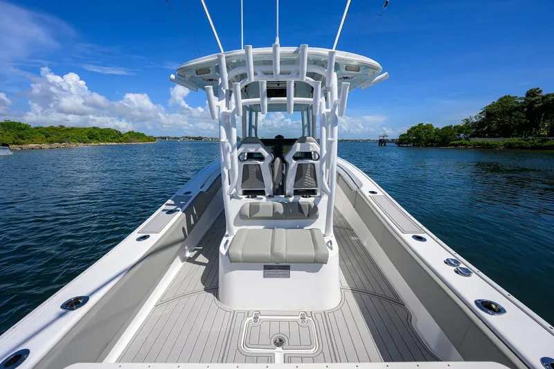 Slide: The Image of 2024 Capehorn 31T - 5781145