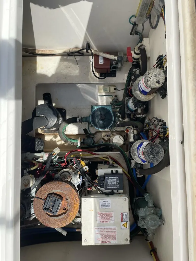 Slide: The Image of Robalo R305 Walkaround 2013 - 5789184