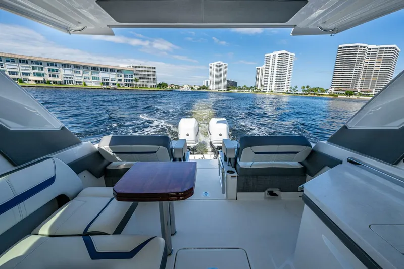 Slide: The Image of Tiara 34 LX 2021 - 5781122