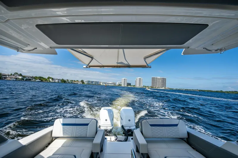 Slide: The Image of Tiara 34 LX 2021 - 5781124