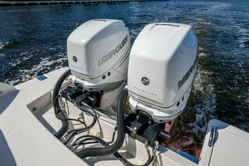 Slide: The Image of Tiara 34 LX 2021 - 5781131