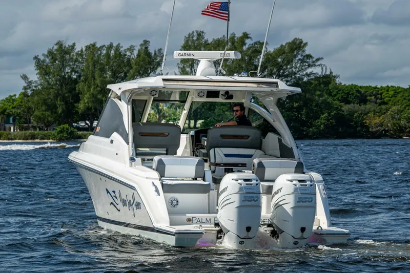 Slide: The Image of Tiara 34 LX 2021 - 5781137