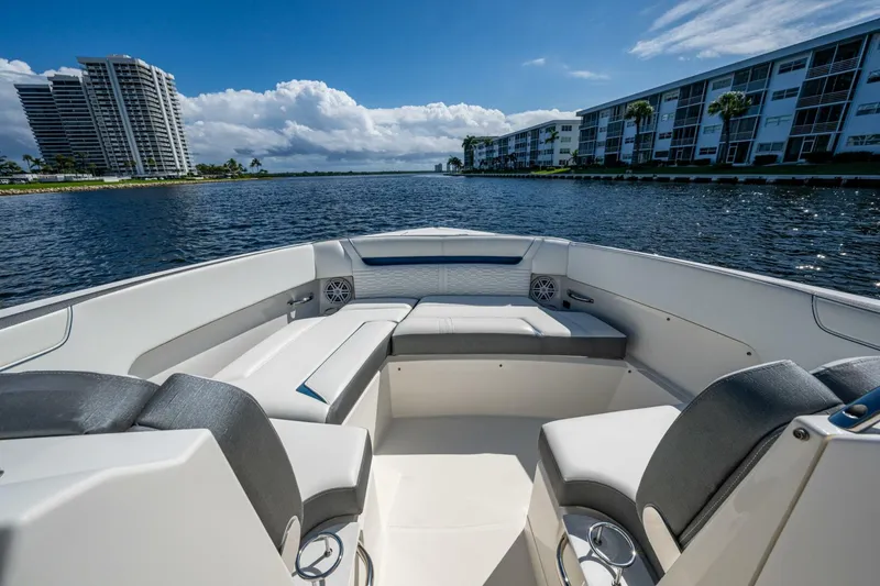 Slide: The Image of Tiara 34 LX 2021 - 5781116