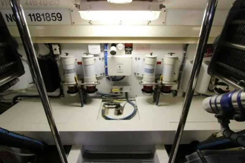 Slide: The Image of Hatteras 60 Convertible 2004 - 5781944